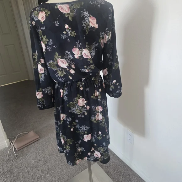 Floral Blue Dress - Picture 7 of 9